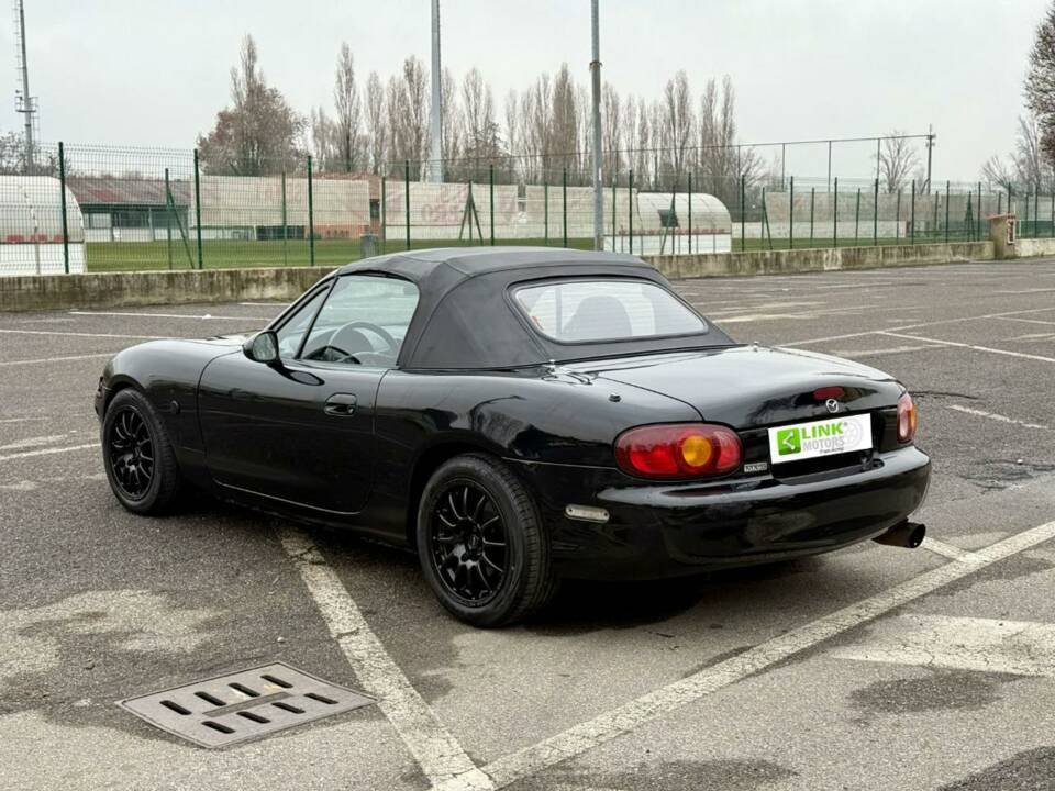 Afbeelding 13/25 van Mazda MX-5 1.6 (2000)