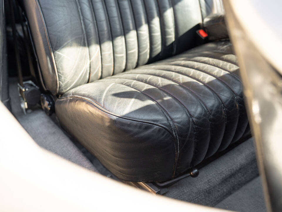 Image 37/53 of Citroën DS 23 Pallas (1972)