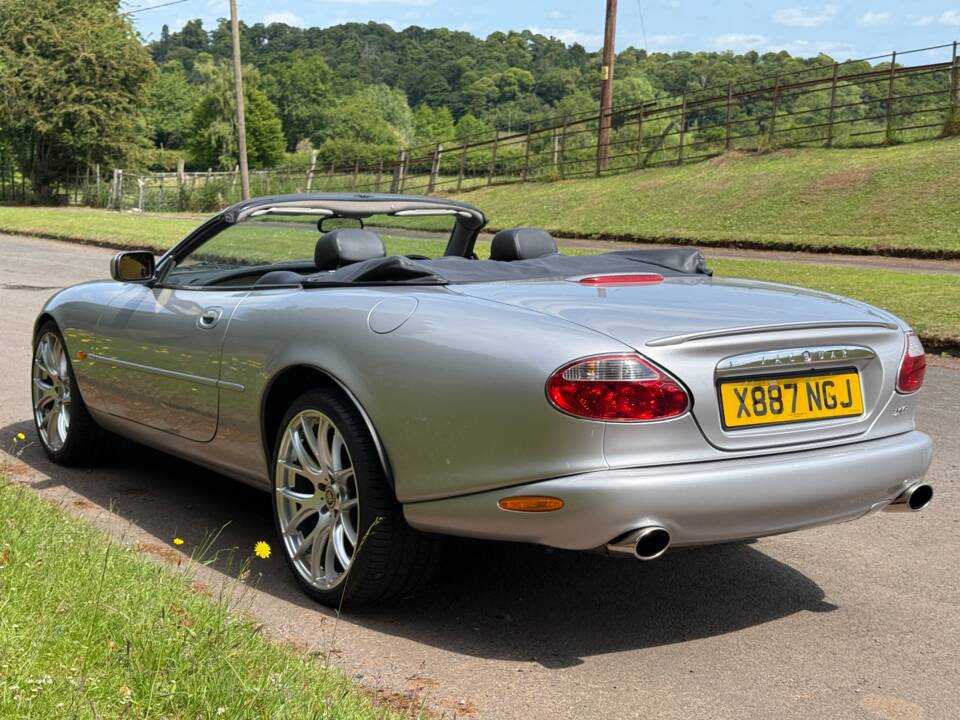 Bild 4/12 von Jaguar XKR (2001)