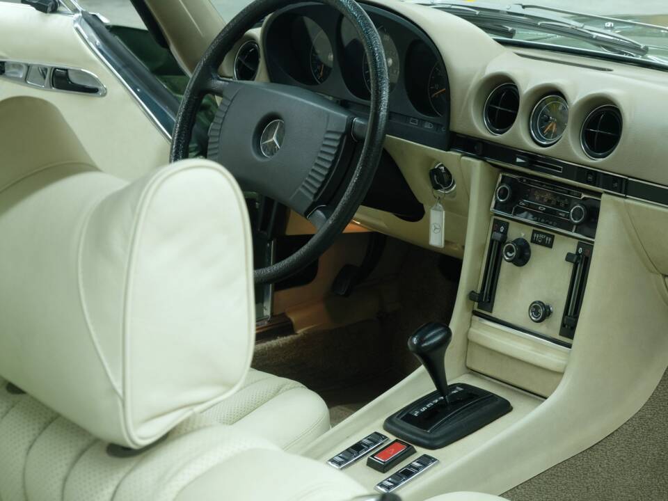 Image 35/50 de Mercedes-Benz 350 SLC (1973)