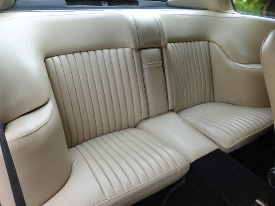 Immagine 23/32 di Aston Martin V8 (1973)