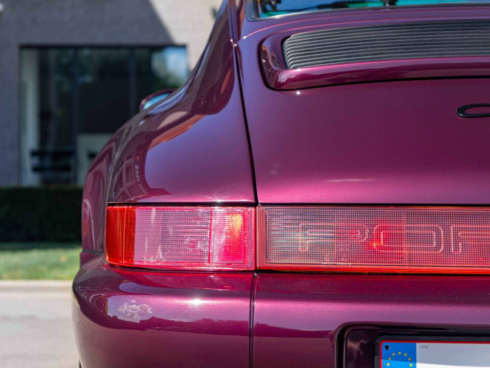 Image 23/46 of Porsche 911 Carrera 4 (1992)