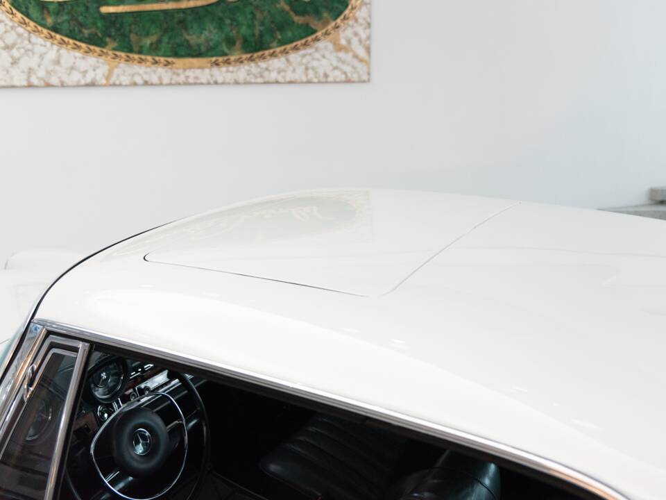 Bild 23/39 von Mercedes-Benz 280 SE 3,5 (1970)