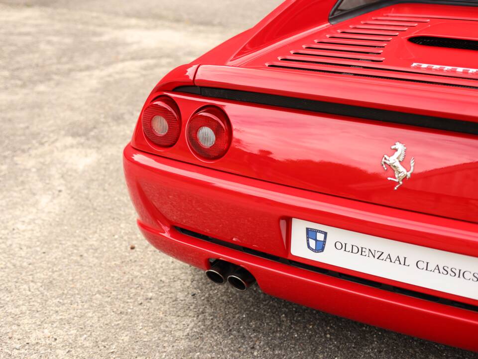 Image 43/93 of Ferrari F 355 Berlinetta (1997)