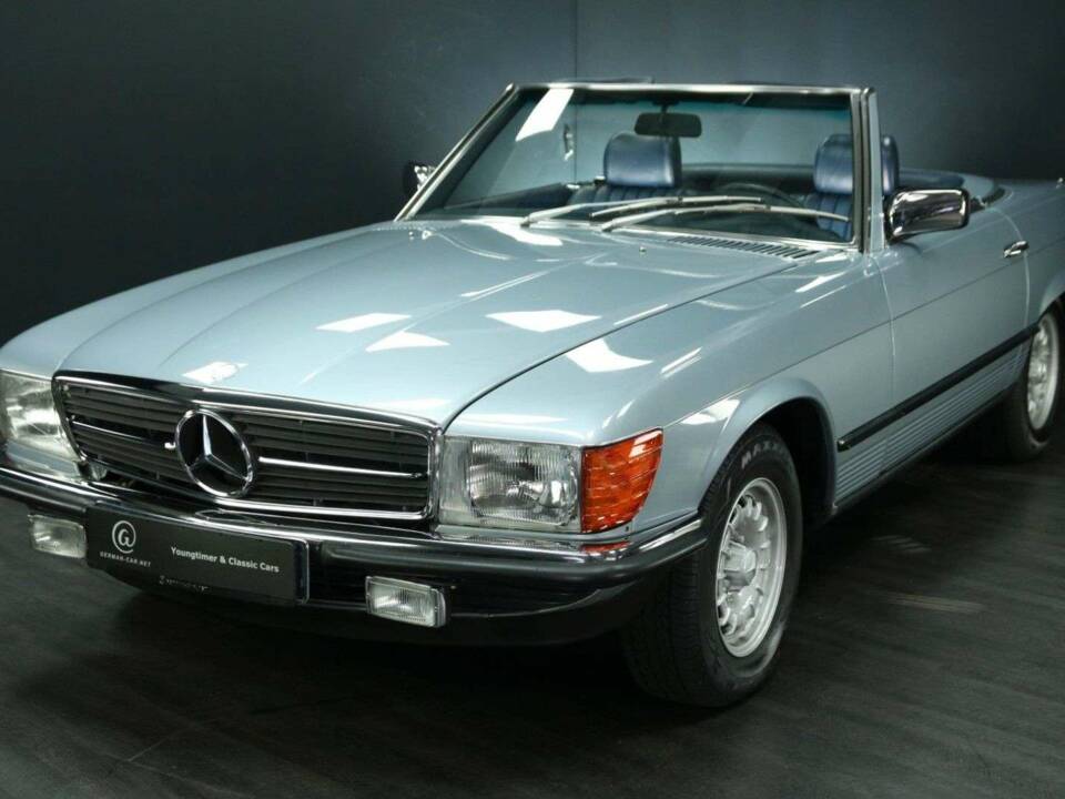 Image 1/30 of Mercedes-Benz 380 SL (1985)