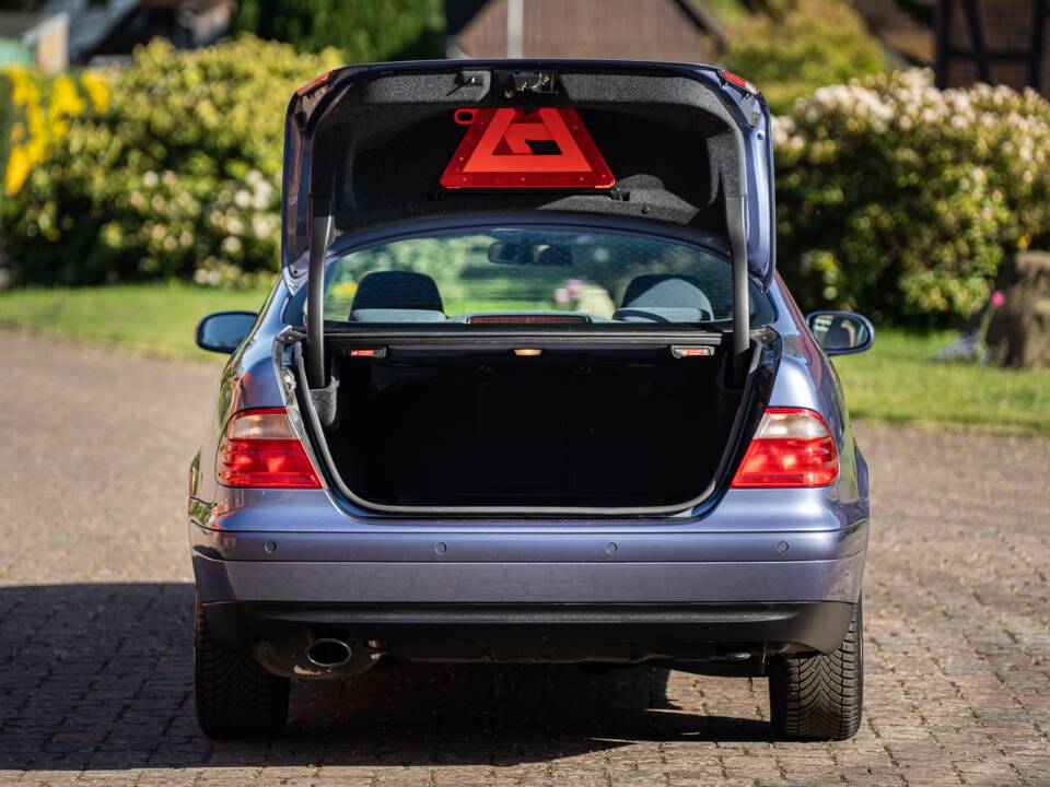 Bild 17/58 von Mercedes-Benz CLK 320 (1999)