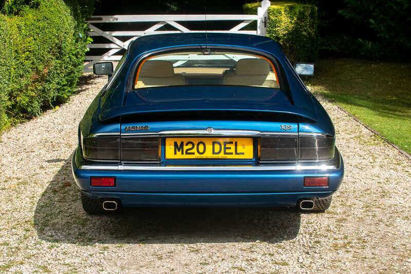 Image 16/50 of Jaguar XJS 4.0 Celebration (1994)