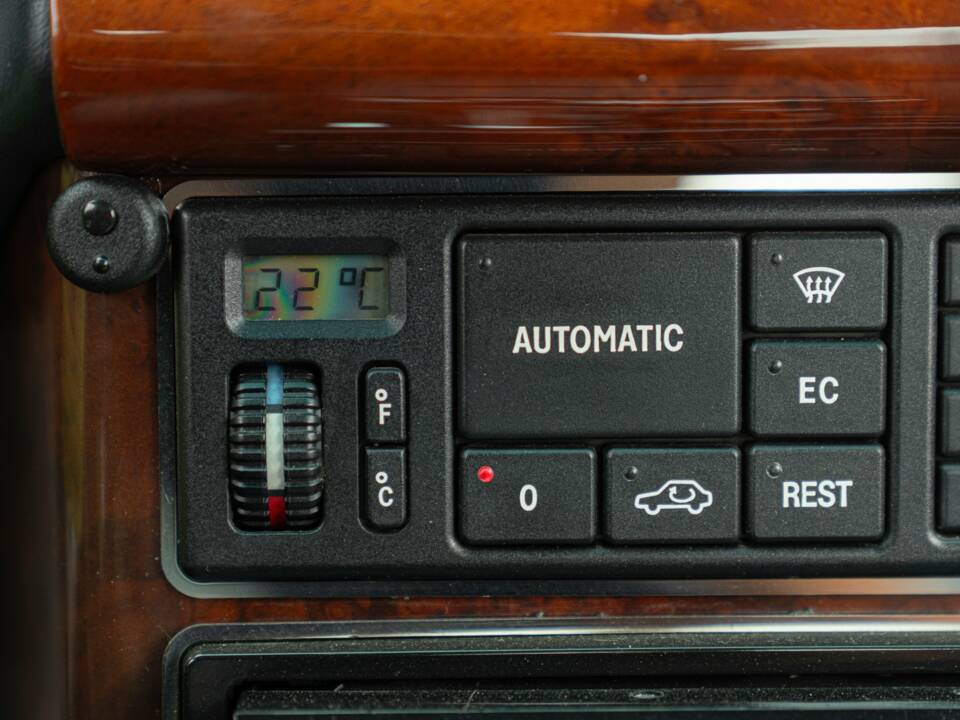 Image 45/50 of Mercedes-Benz SL 320 (1995)