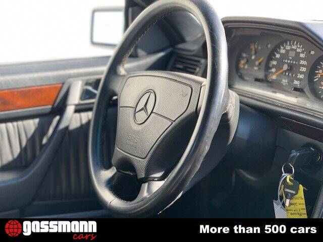 Image 10/15 de Mercedes-Benz E 200 (1995)