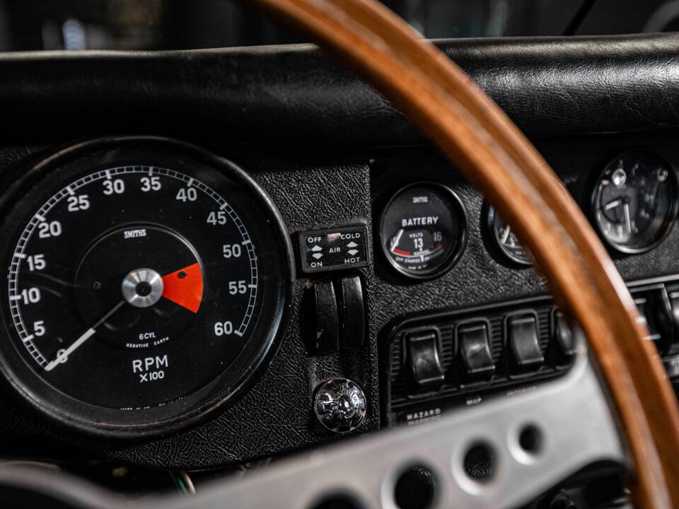 Image 20/53 de Jaguar E-Type (1970)