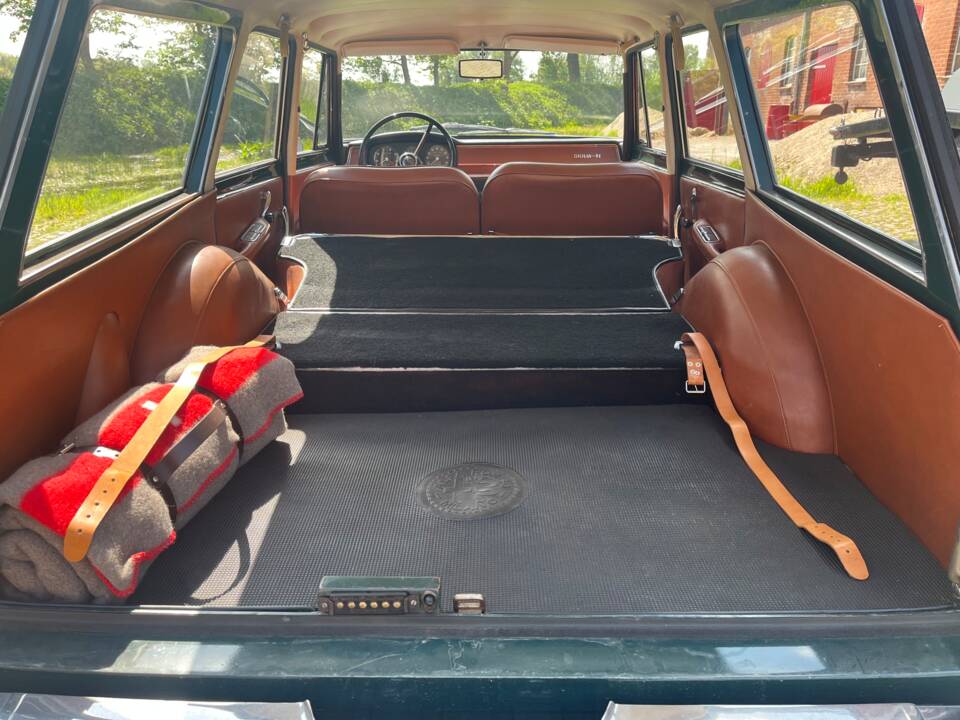 Image 13/16 of Alfa Romeo Giulia 1600 TI Giardinetta (1967)