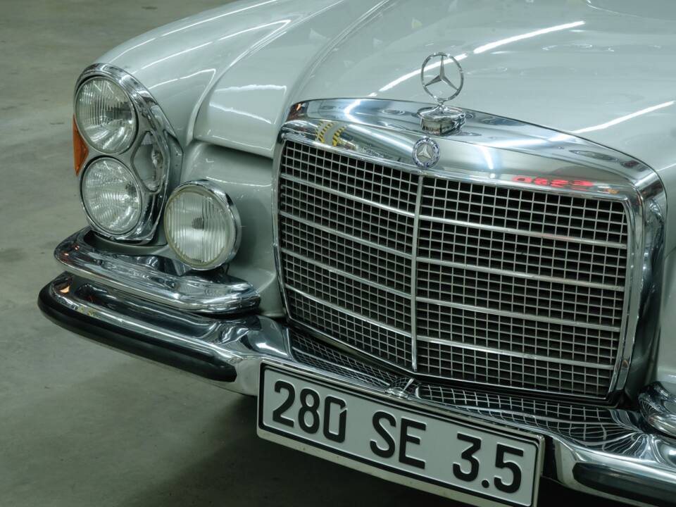 Image 18/50 of Mercedes-Benz 280 SE 3,5 (1970)