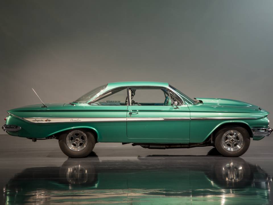 Image 8/10 de Chevrolet Impala Sport Coupe (1961)