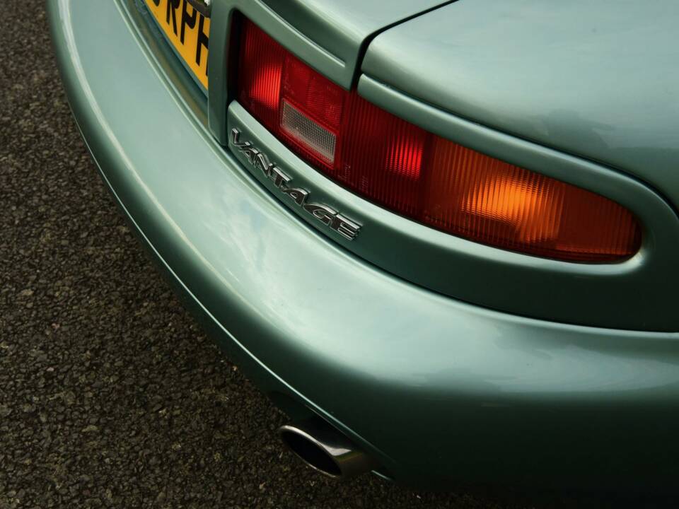 Image 21/50 de Aston Martin DB 7 Vantage (2000)