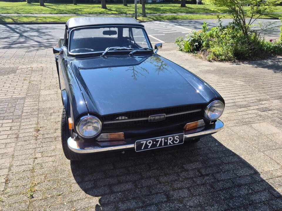 Image 19/100 of Triumph TR 6 PI (1971)