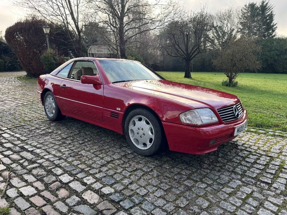 Image 2/30 of Mercedes-Benz SL 280 (1994)