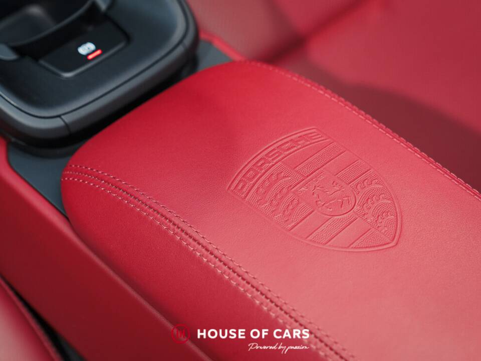 Image 21/25 of Porsche 911 Carrera 4 GTS (2022)