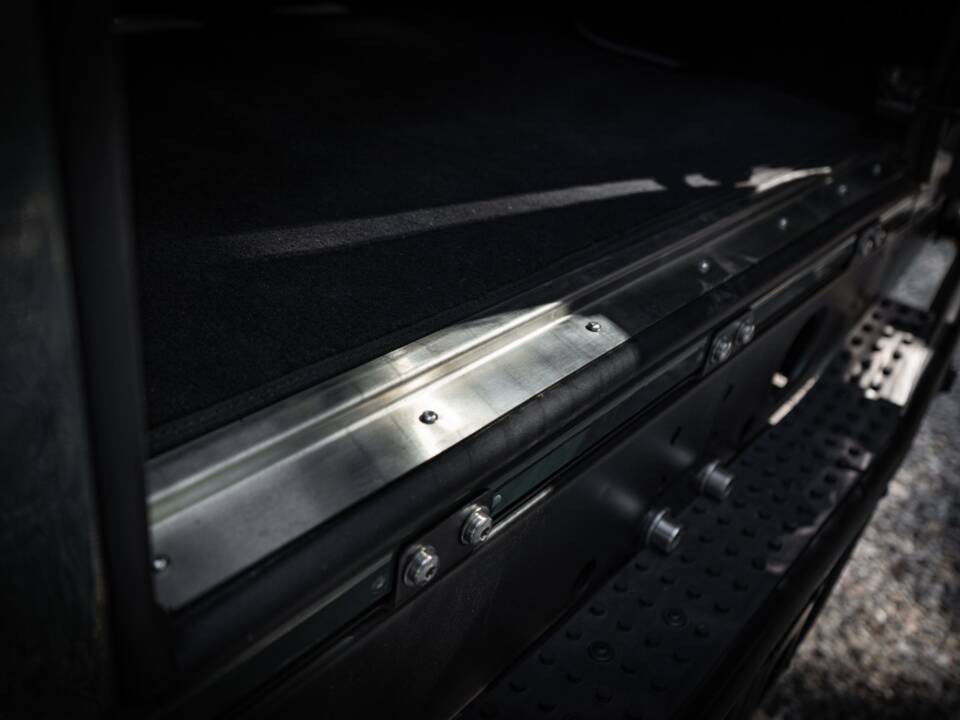 Image 23/67 of Land Rover Defender 110 Turbo Diesel (1999)