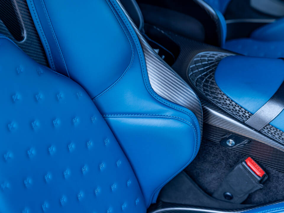 Bild 46/98 von Aston Martin DBS Superleggera Volante (2020)