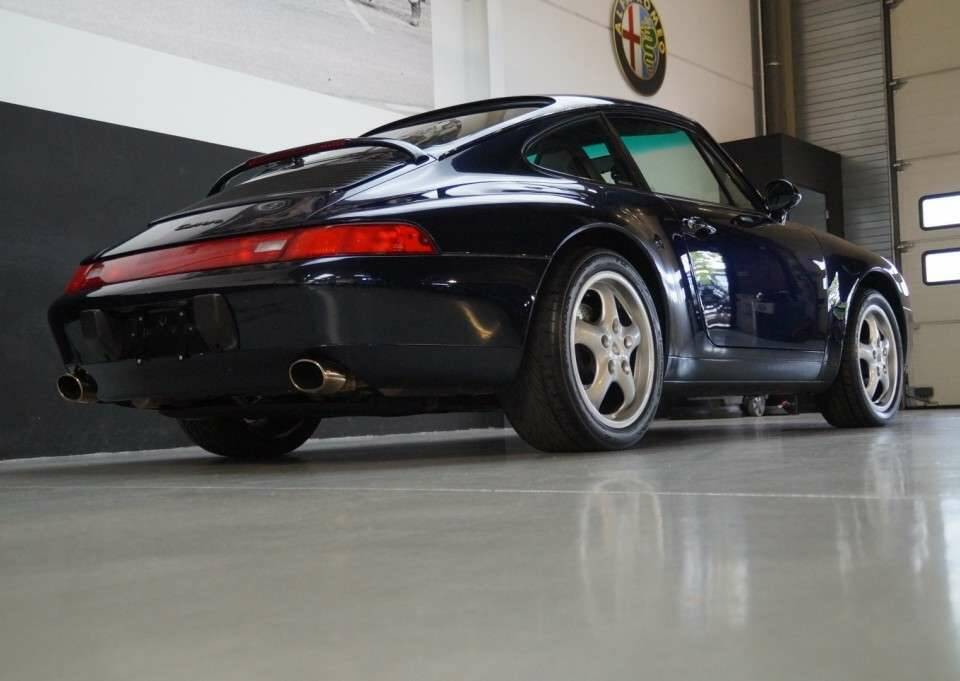 Image 33/50 of Porsche 911 Carrera (1995)