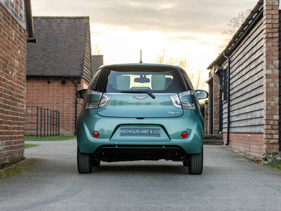 Image 15/50 of Aston Martin Cygnet (2013)