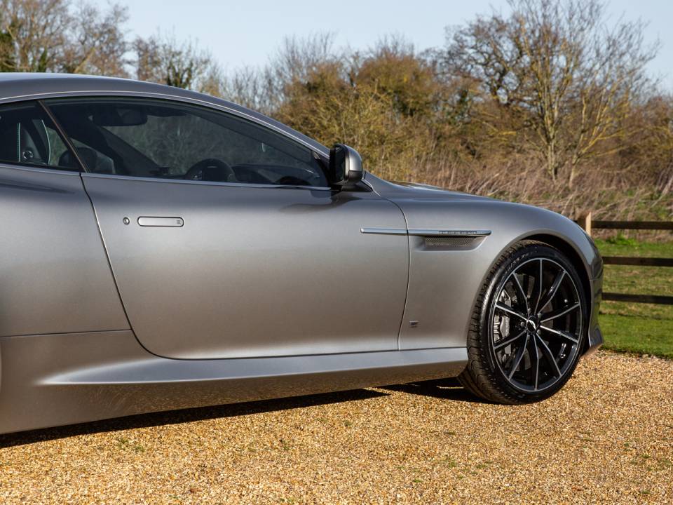 Image 23/50 de Aston Martin DB 9 GT &quot;Bond Edition&quot; (2015)