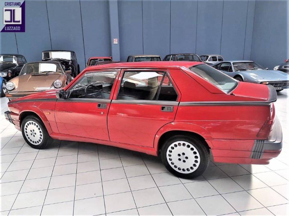 Bild 4/40 von Alfa Romeo 75 3.0 V6 (1991)
