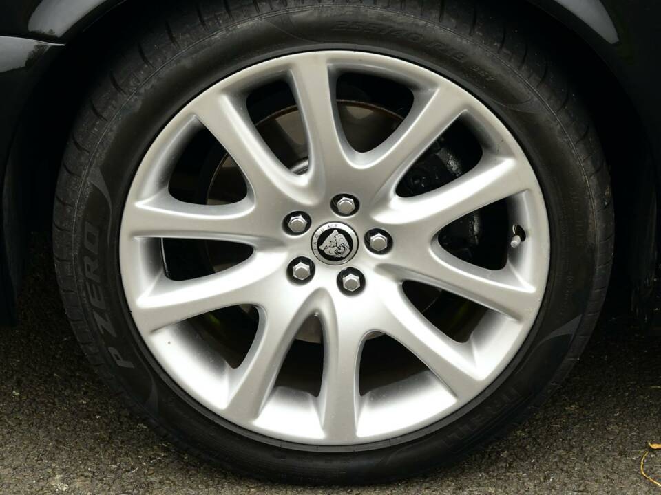 Image 25/50 of Jaguar XJ 8 4.2 (2008)