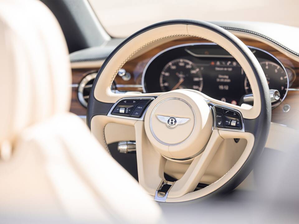Imagen 12/22 de Bentley Continental GTC V8 (2020)