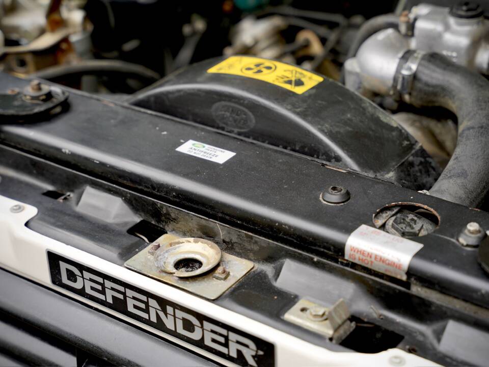 Image 92/96 of Land Rover Defender 90 (1995)