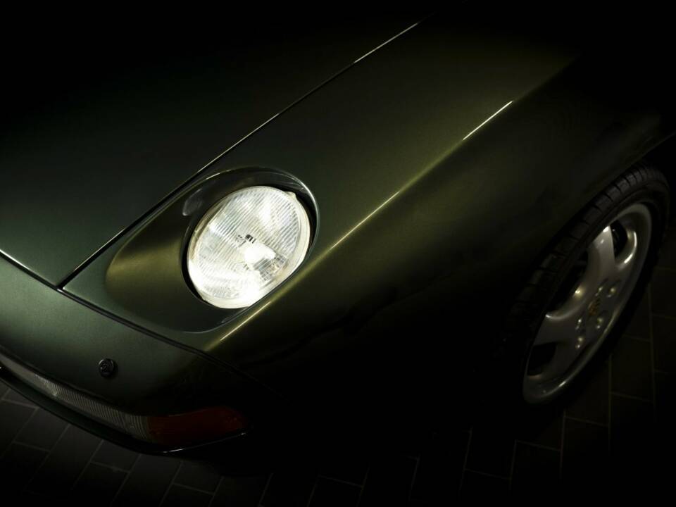 Image 4/15 of Porsche 928 GTS (1992)