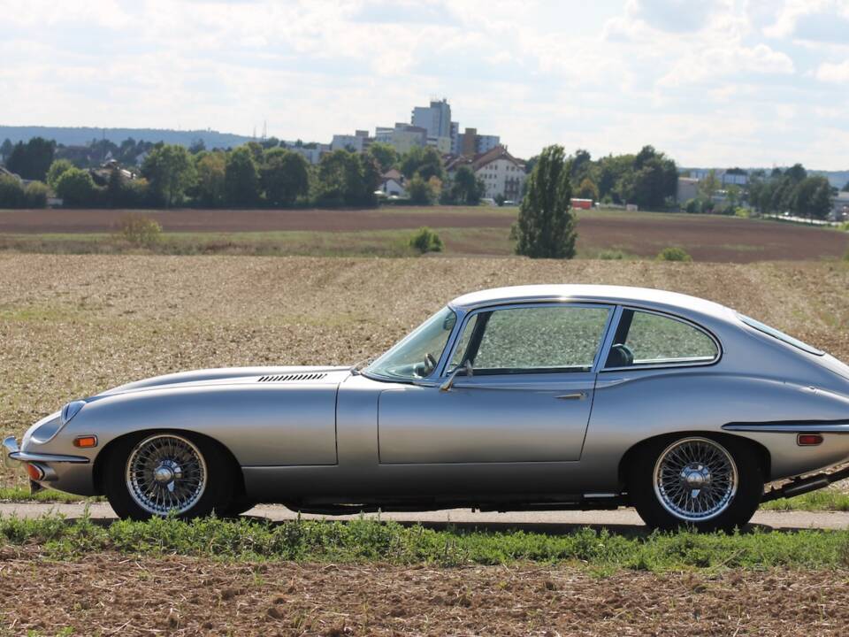 Bild 29/38 von Jaguar E-Type (2+2) (1968)