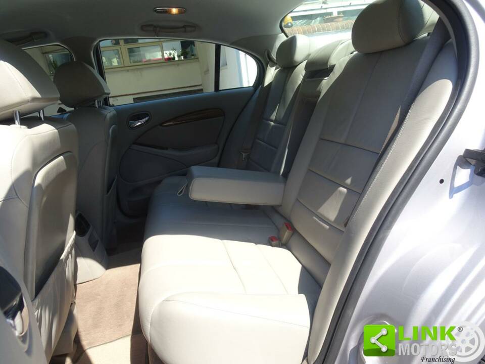 Imagen 28/39 de Jaguar S-Type 3.0 V6 (2000)