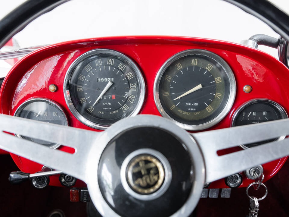 Image 11/39 of Alfa Romeo 2000 Spider (1960)