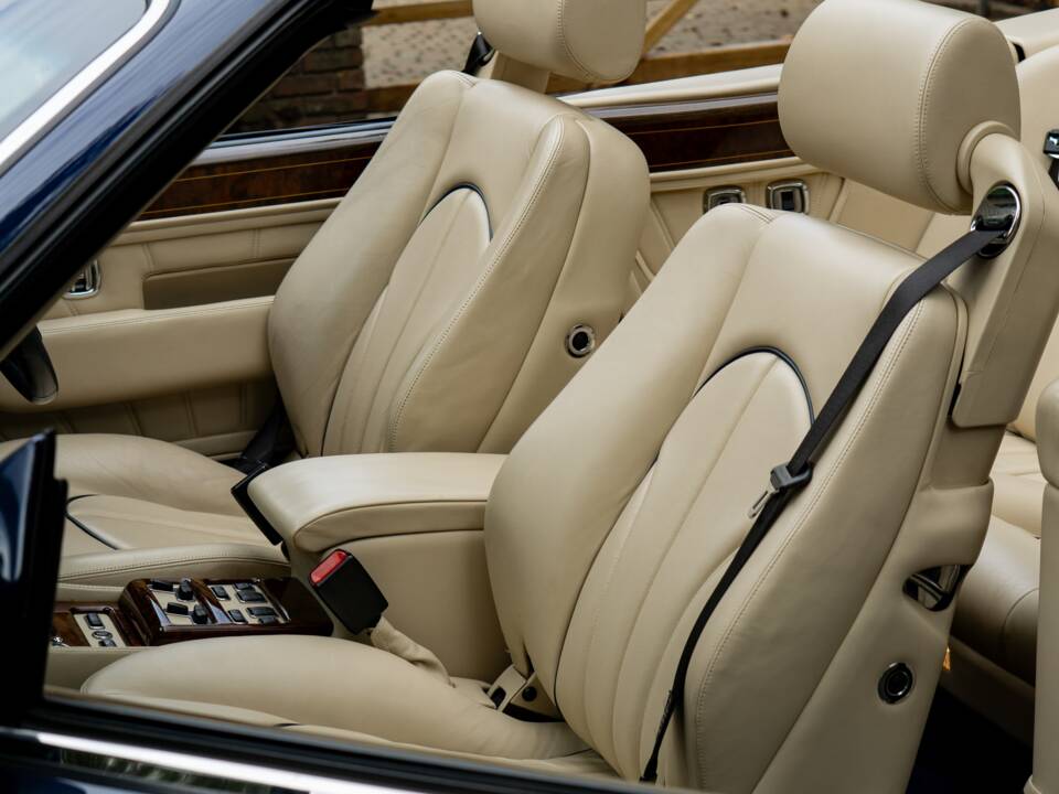 Bild 18/50 von Rolls-Royce Corniche V (2001)