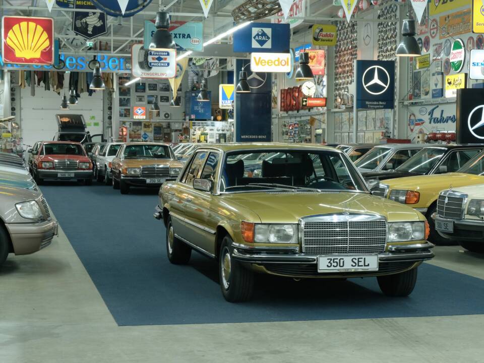 Image 71/76 of Mercedes-Benz 350 SEL (1977)