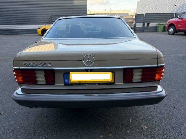 Image 4/22 de Mercedes-Benz 500 SEC (1984)