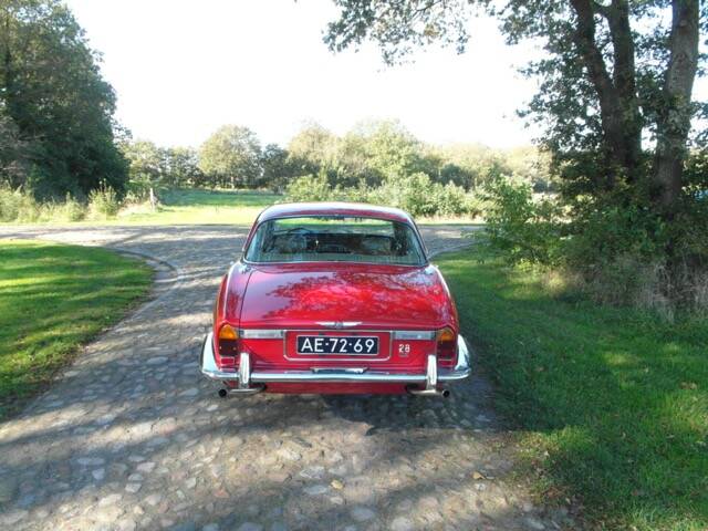 Image 14/52 of Jaguar XJ 6 2.8 (1971)