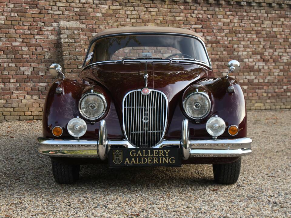 Immagine 7/50 di Jaguar XK 150 SE DHC (1958)