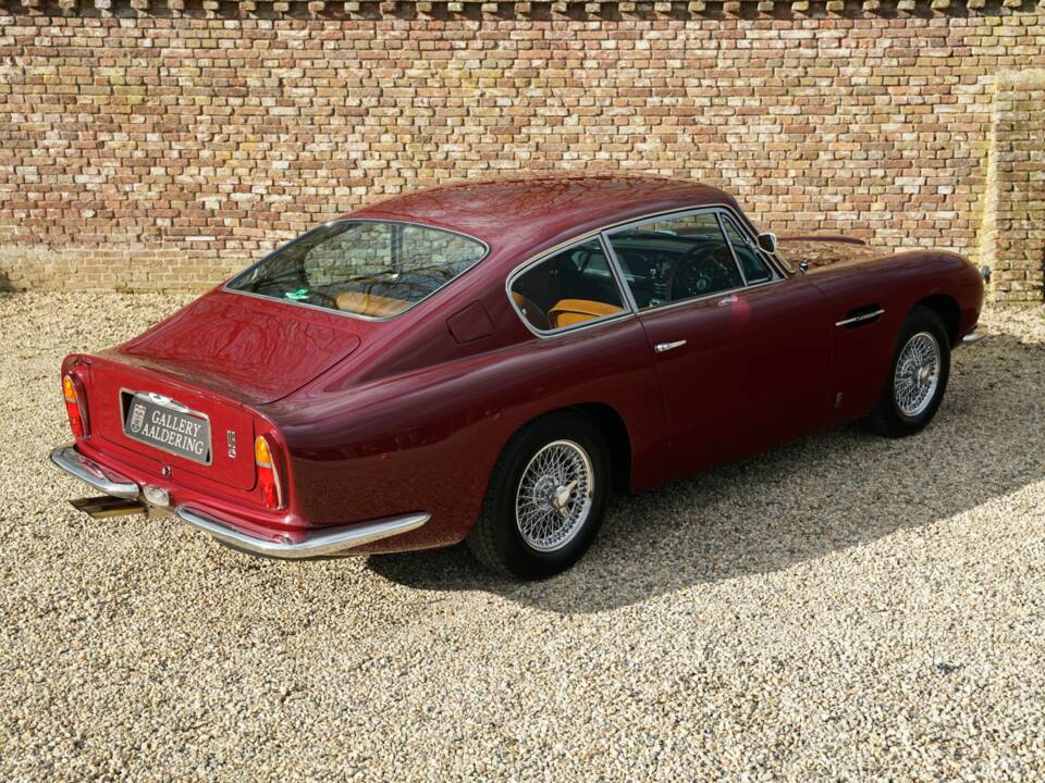 Bild 22/50 von Aston Martin DB 6 Vantage (1966)
