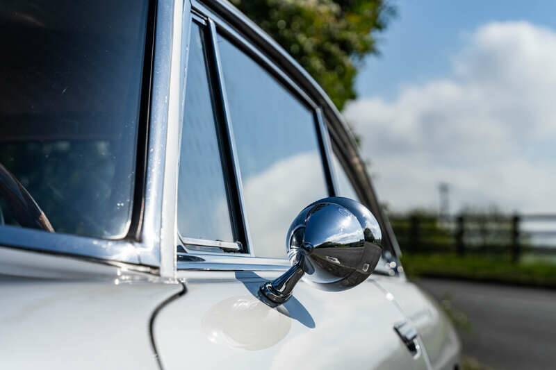 Image 45/49 de Ferrari 330 GT 2+2 (1966)