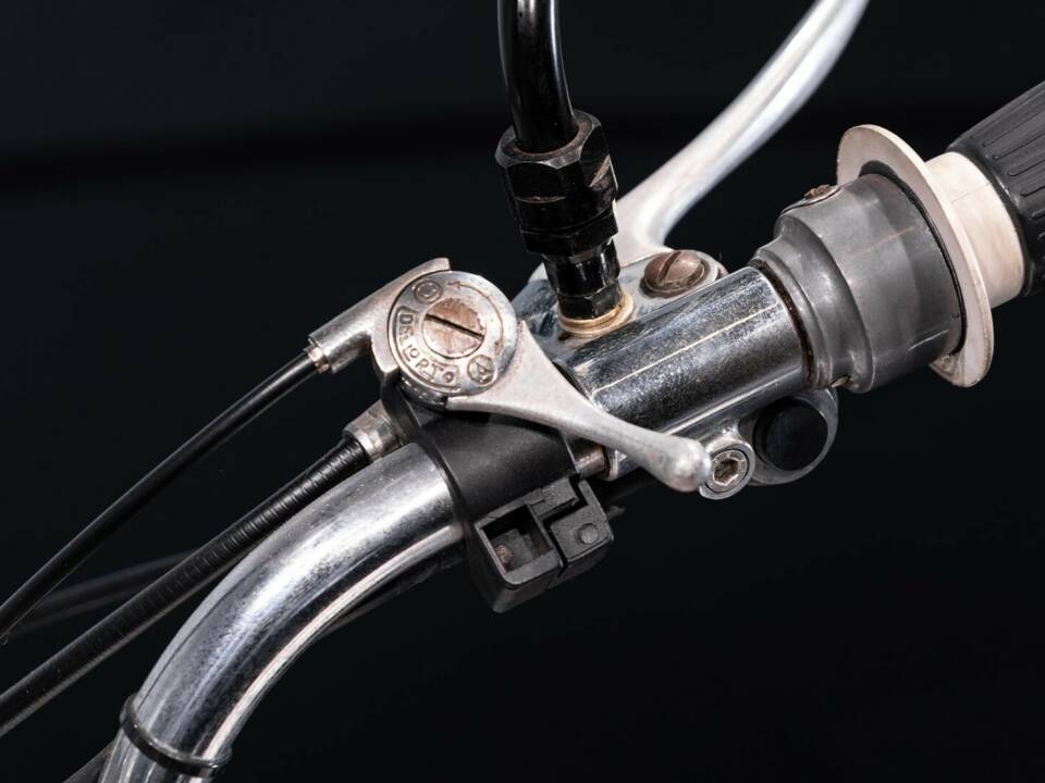 Image 21/30 de Moto Guzzi DUMMY (1967)