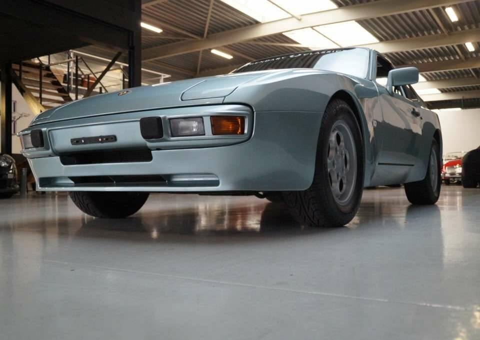 Image 42/50 de Porsche 944 Turbo (1986)