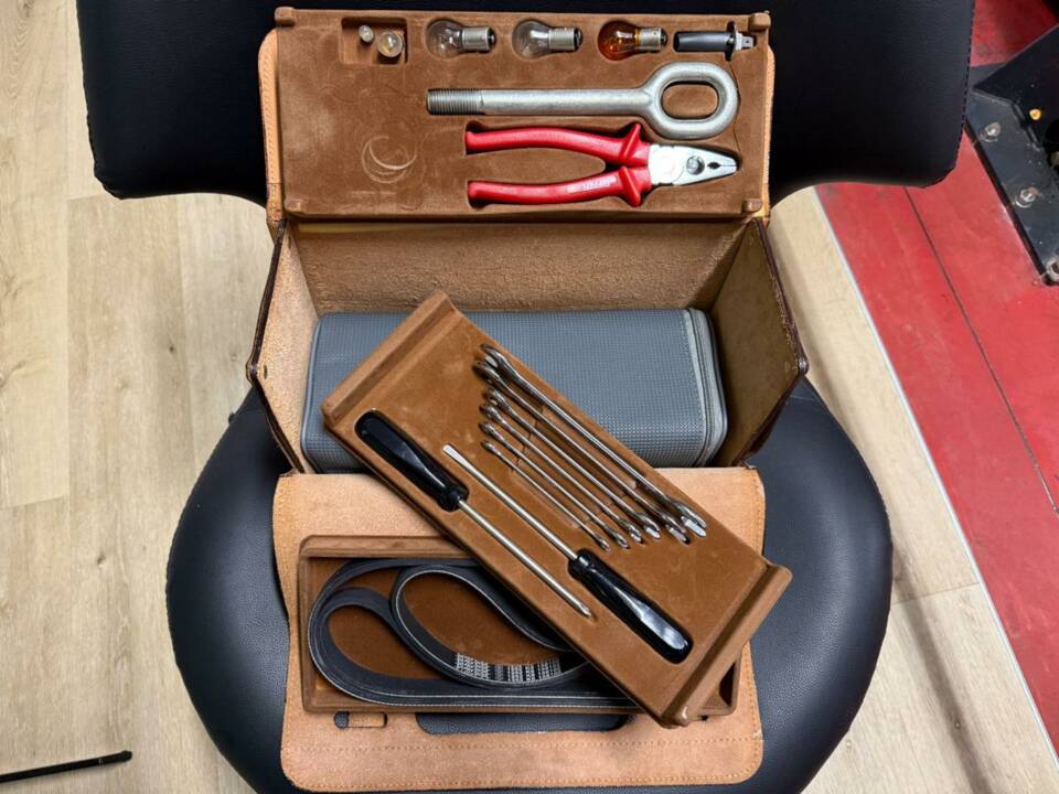 Bild 39/50 von Ferrari F 355 Berlinetta (1997)