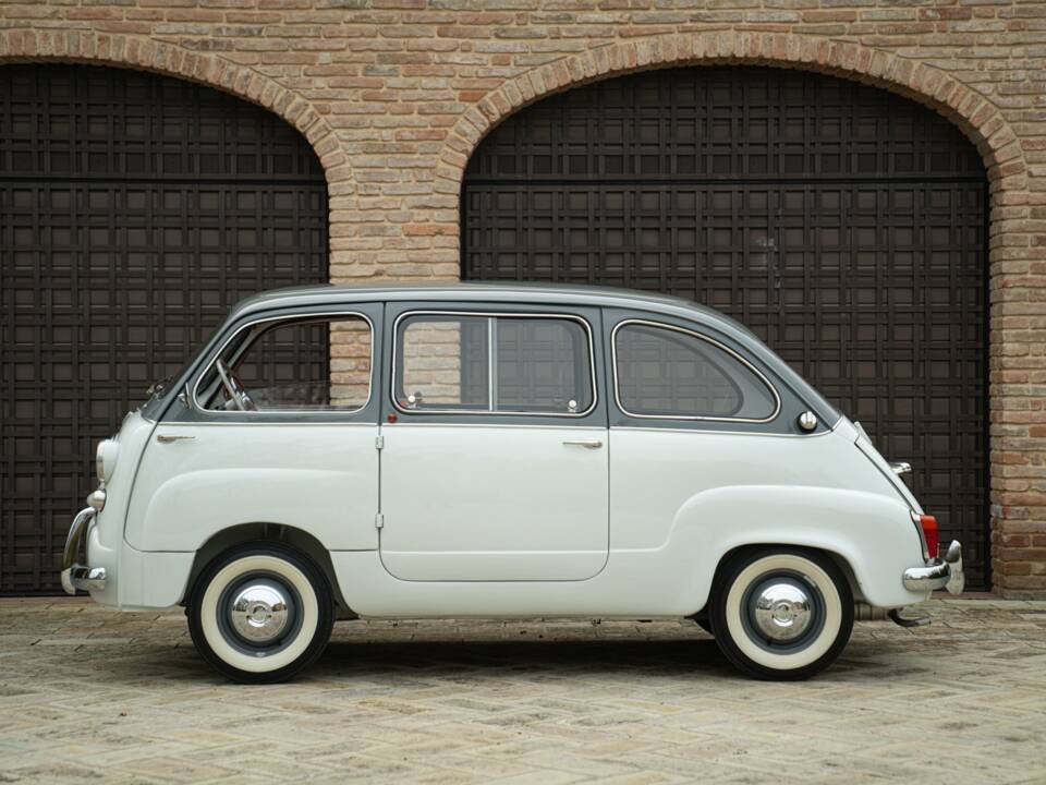 Image 19/50 of FIAT 600 D Multipla (1963)