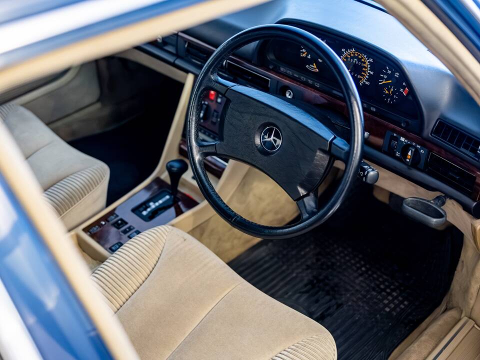 Bild 4/49 von Mercedes-Benz 560 SEL (1986)