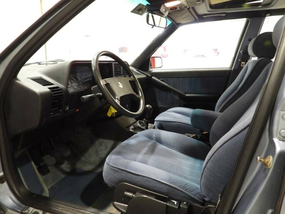 Bild 3/10 von Lancia Thema I.E. Turbo 16V (1989)