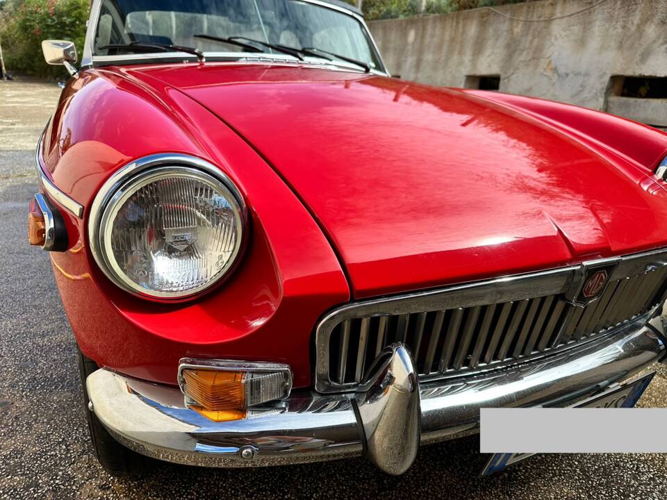 Immagine 42/66 di MG MGB (1977)