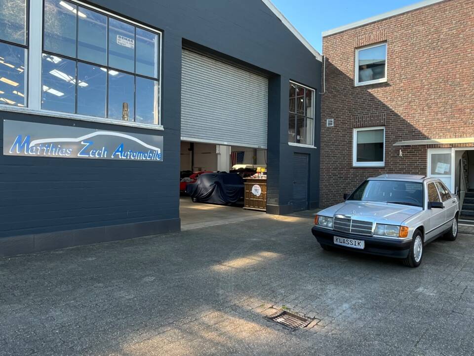 Image 7/89 de Mercedes-Benz 190 E 2.6 (1988)
