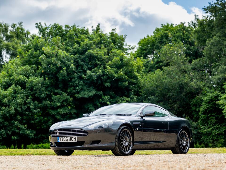 Bild 40/47 von Aston Martin DB 9 (2005)